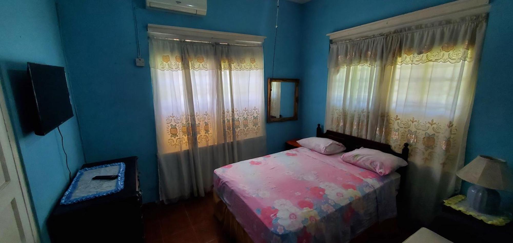 Little Shaw Park Guest House Ocho Rios Esterno foto