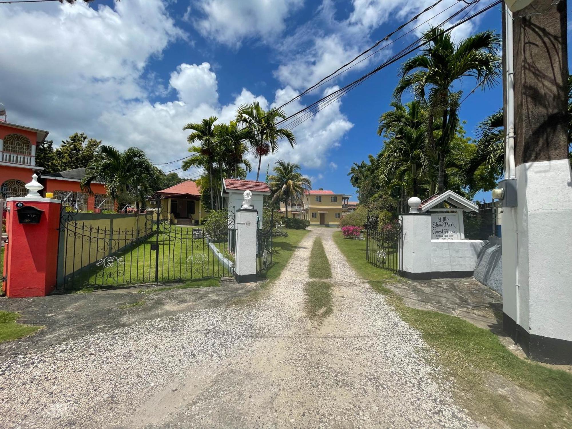 Little Shaw Park Guest House Ocho Rios Esterno foto