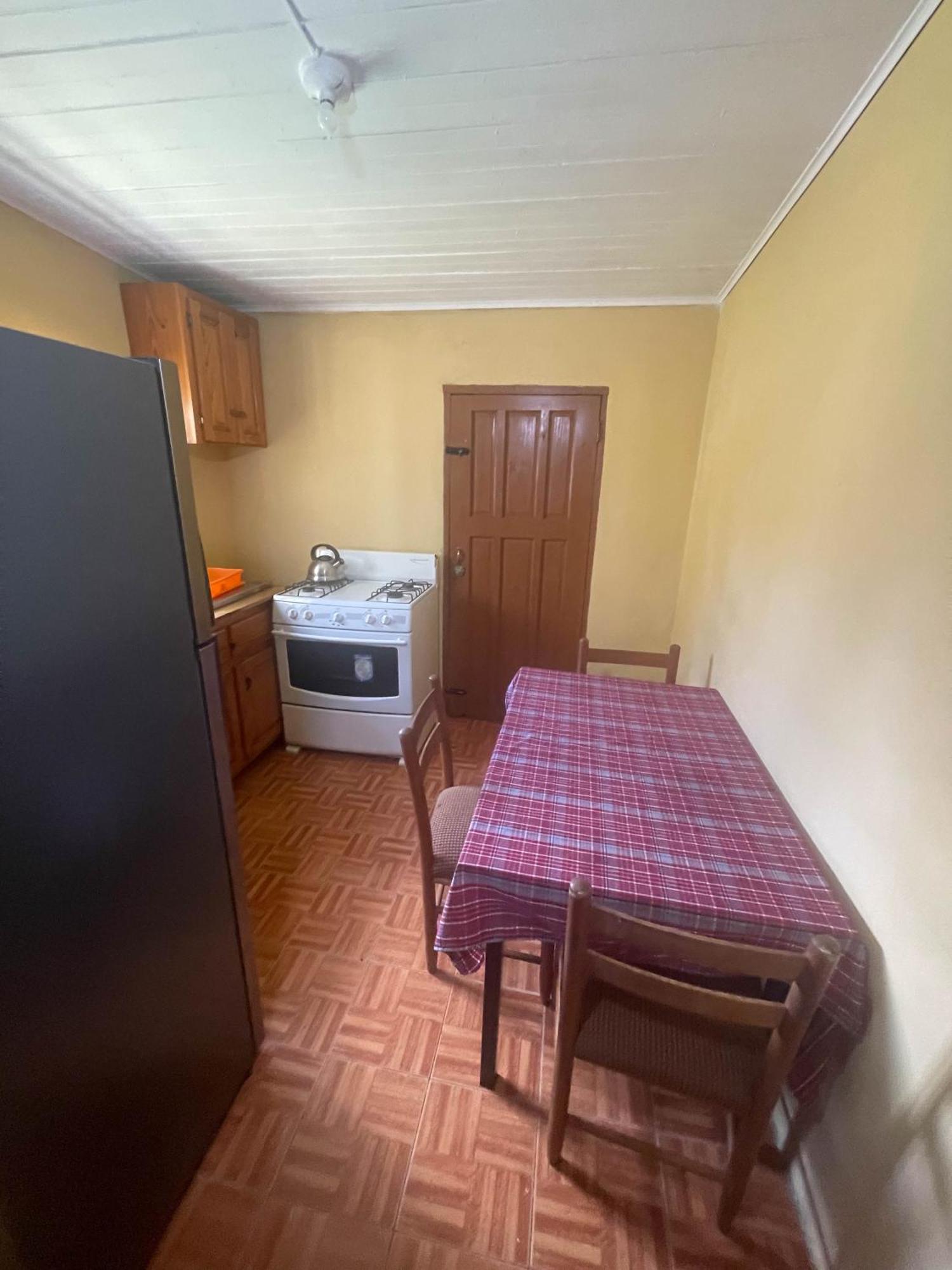 Little Shaw Park Guest House Ocho Rios Esterno foto